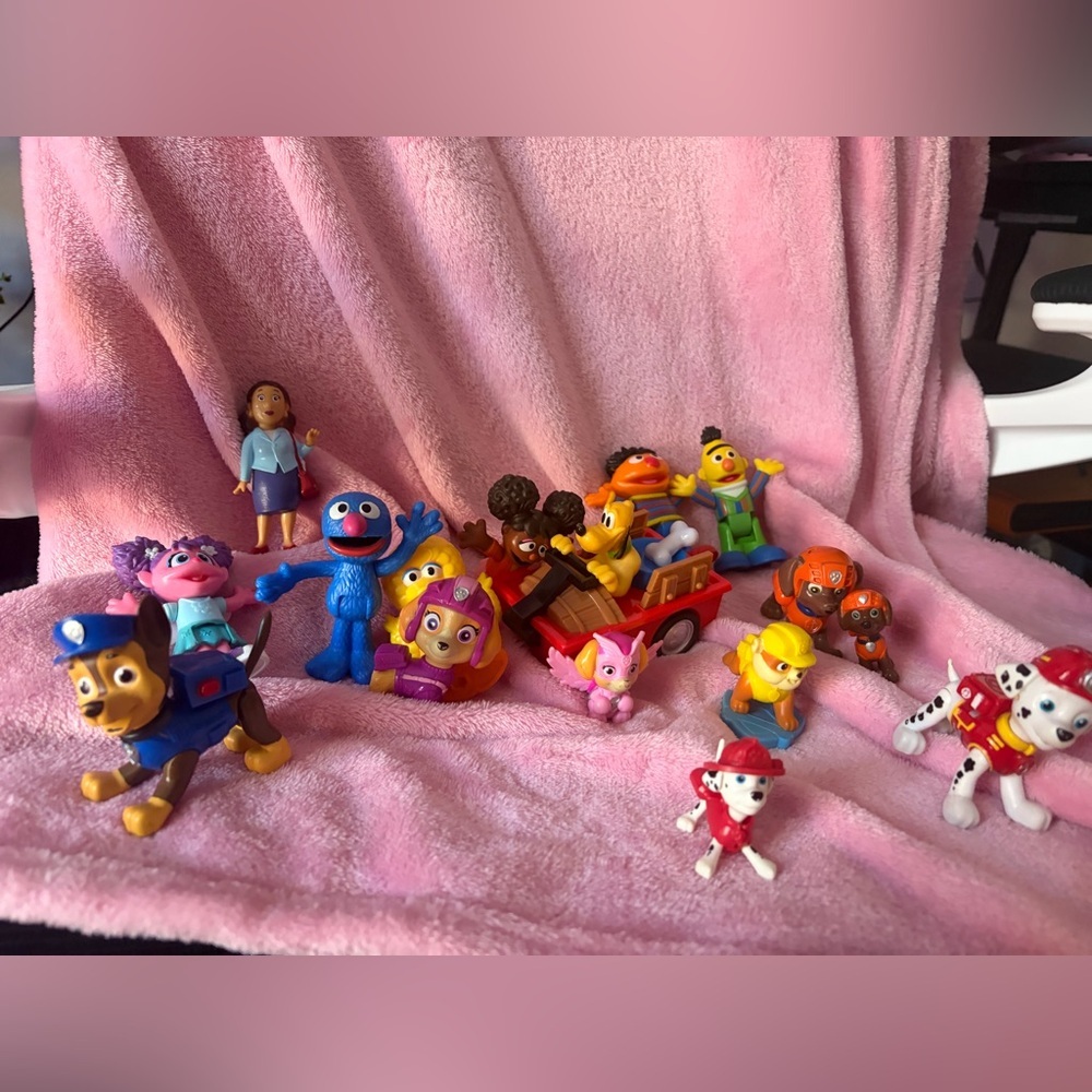 Paw patrol / Disney / Sesame Street